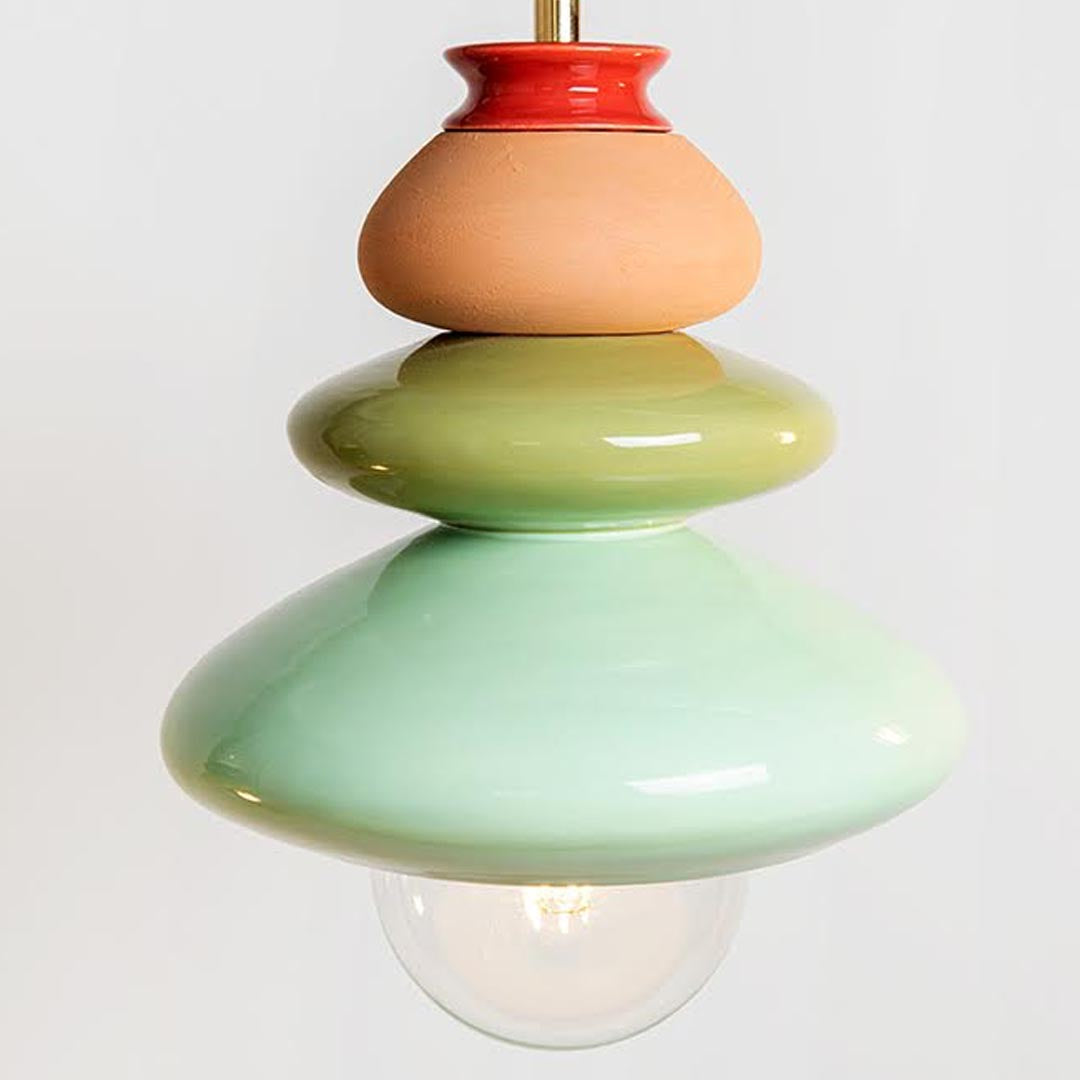 מנורת קרמיקה בינונית- ירוק אדום וטרקוטה
