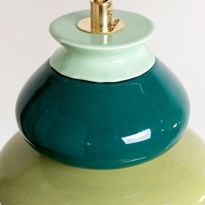 מנורת קרמיקה קטנה- שלושה גווני ירוק