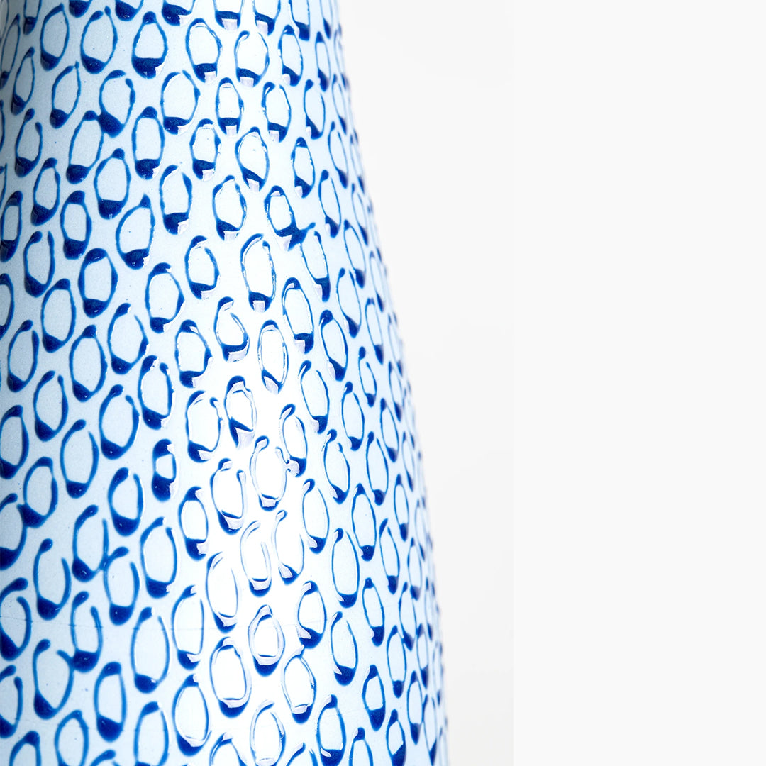 מנורת פורצלן- כחול שמים עם עיגולים בכחול