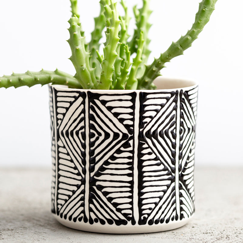 Porcelain planter- White with black Oriental